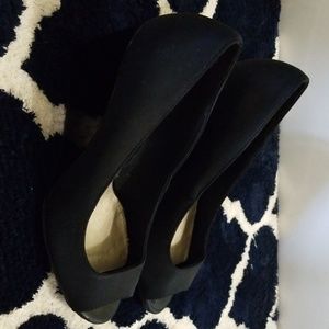 Bandolino Black Peep Toe Wedges Size 6.5 EUC
